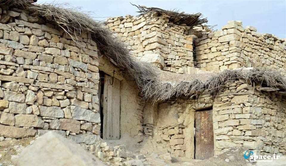 اقامتگاه بوم گردی بوم کلبه کوهسار-روستای پرشکفت-شیراز-استان فارس